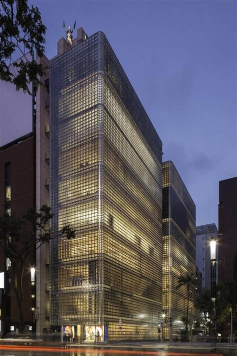 hermes headquarters tokyo architecte|maison Hermes renzo.